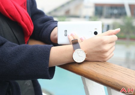 Elephone W2, ya conocemos al elegante (y extraño) smartwatch que la firma china presentará el próximo viernes