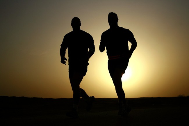 Runners 635906 1280