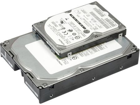 La solución de Lenovo ocuparía un par de unidades como la pequeña (2,5 pulgada), mientras que la de Seagate tiene el tamaño de la grande (3,5 pulgadas)
