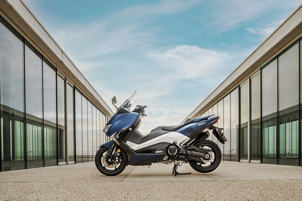 Yamaha Tmax 2017 020