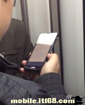 Sony Xperia GX Hayabusa: se filtra la primera imagen y los primeros datos oficiales del "high class" de Sony
