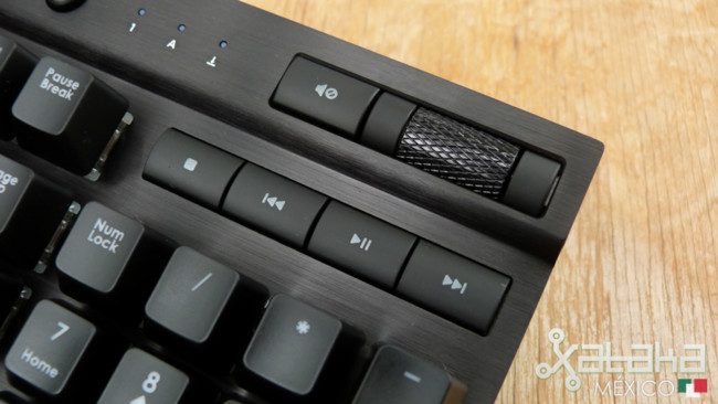 Corsairk70rgb 7