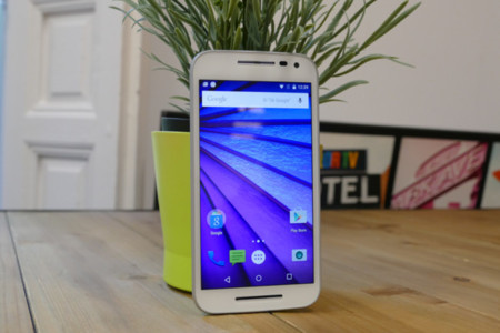Tú recortas pero yo sigo haciendo móviles, el nuevo escenario de Lenovo y Motorola