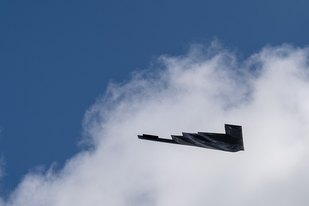 China acaba de encontrar uma falha na arma mais silenciosa dos EUA: um algoritmo hackeou seus B-2 no Irã