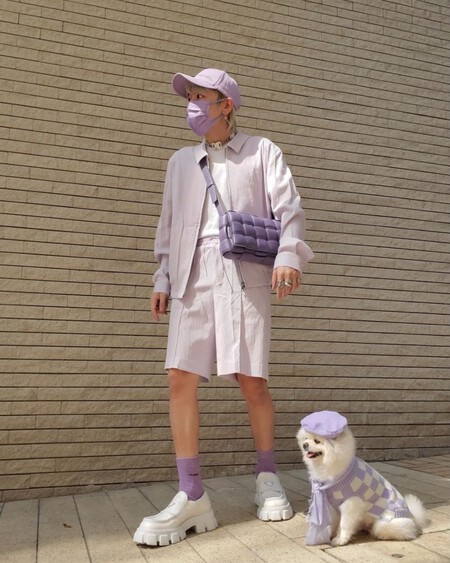 Los Mejores Looks Del Mejor Street Style De La Semana Hacen De La Camiseta Blanca La Pieza Clave Para Realzar El Color En Primavera 2