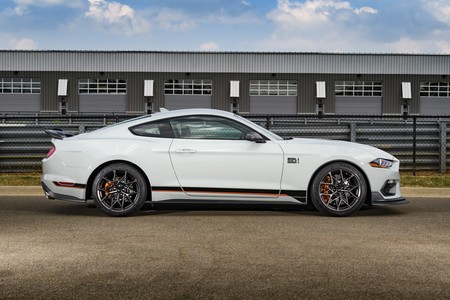 Ford Mustang Mach 1 22