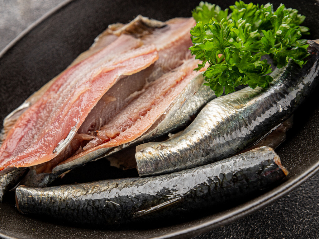 Esqueça os remédios caros da farmácia: existe um 'tesouro' quase de graça na sua cozinha que a ciência revelou ser o melhor remédio para o coração