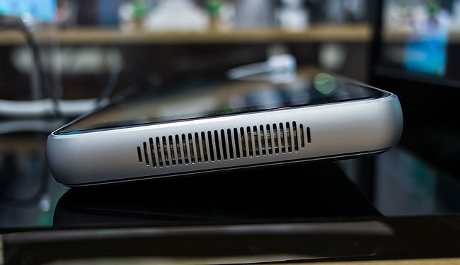 Uno de los altavoces del ZTE Spro Plus