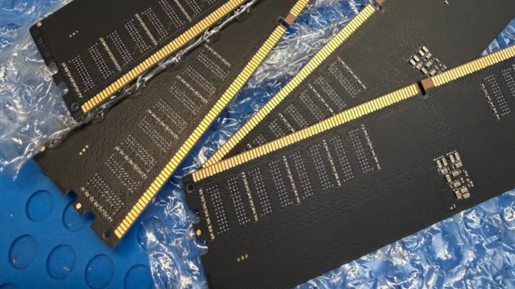 RAM muito cara? Desenvolvedor arranja uma solução: montar sua própria memória RAM