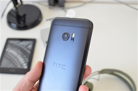 6 claves para el renacer de HTC ahora que Peter Chou deja la compañía