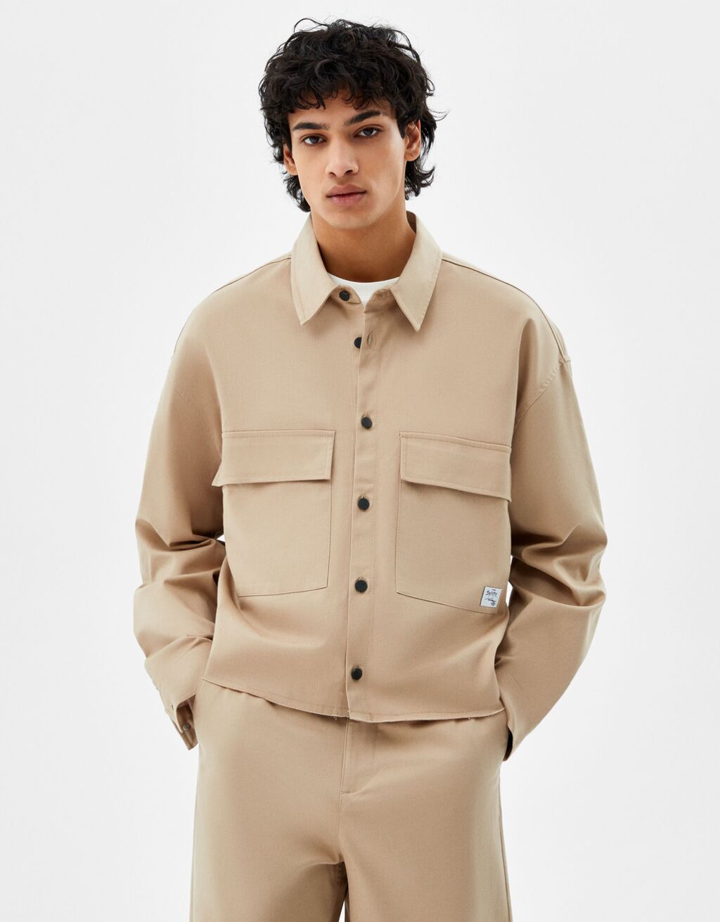 Sobrecamisa cropped parche