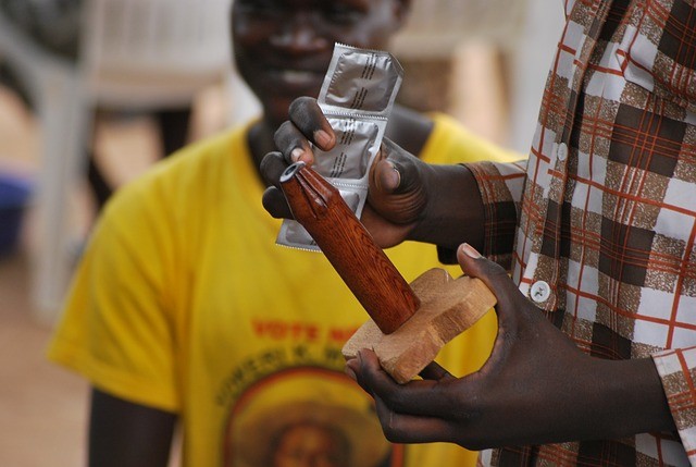 Condom 585280 640