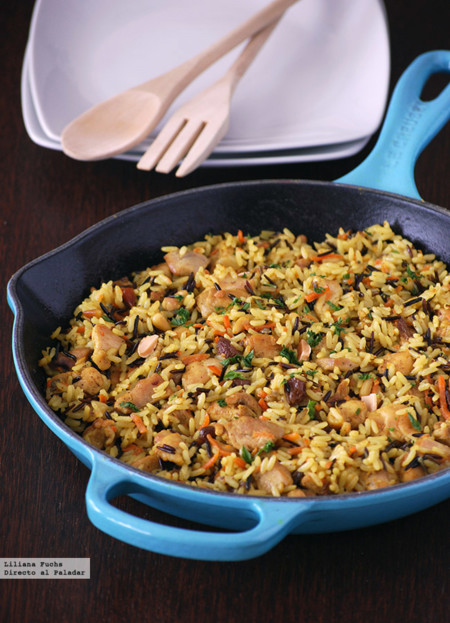 Pilaf de pollo con arroz salvaje y frutos secos. Receta