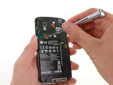 Desmontando el Nexus 4: contiene un chip que soporta LTE, pero sin posibilidad de usarlo
