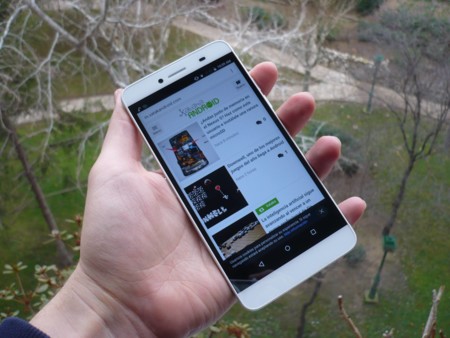 Archos Diamond Plus, análisis: buenos acabados para complicar aún más la gama media