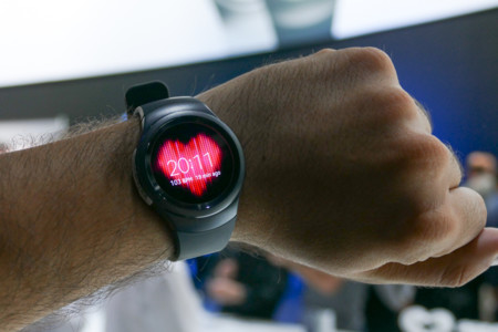 Samsung ha entendido, por fin, lo que tiene que hacer para que su reloj triunfe: abrirse