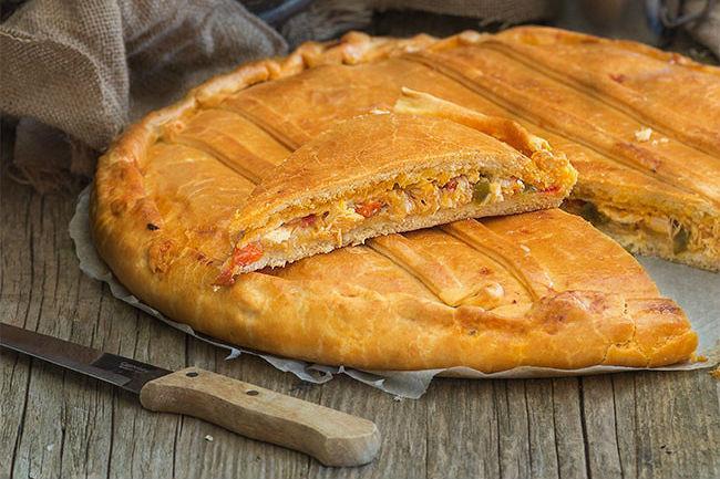 Empanada gallega de bonito