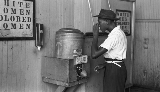 Discrimination 60512 640