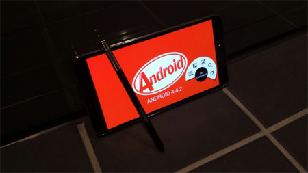 Samsung Galaxy Note 3 comienza a recibir oficialmente Android 4.4.2 (KitKat)