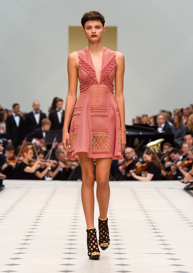 Burberry Womenswear S S16 Collection Look 20