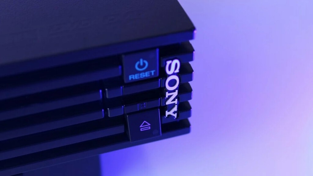 "Eu me pergunto quanto vale" - jogador guarda console PS2 especial em sua embalagem original como decoração por 25 anos