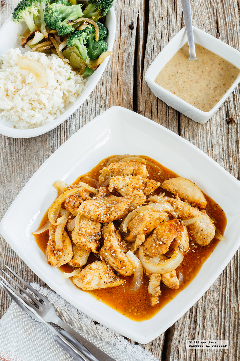 Fajitas de pollo con paprika y salsa de sésamo. Receta