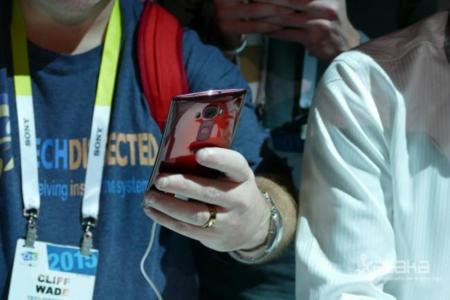 LG G Flex 2 también cuenta con una carcasa autorreparable