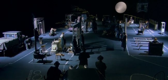 Una escena donde vemos el pueblo de Dogville