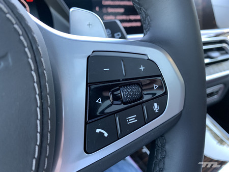 BMW X5 2019 mandos volante