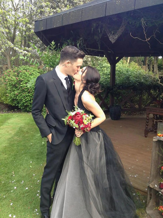 Shenae Grimes Negro Boda Vestido Novia