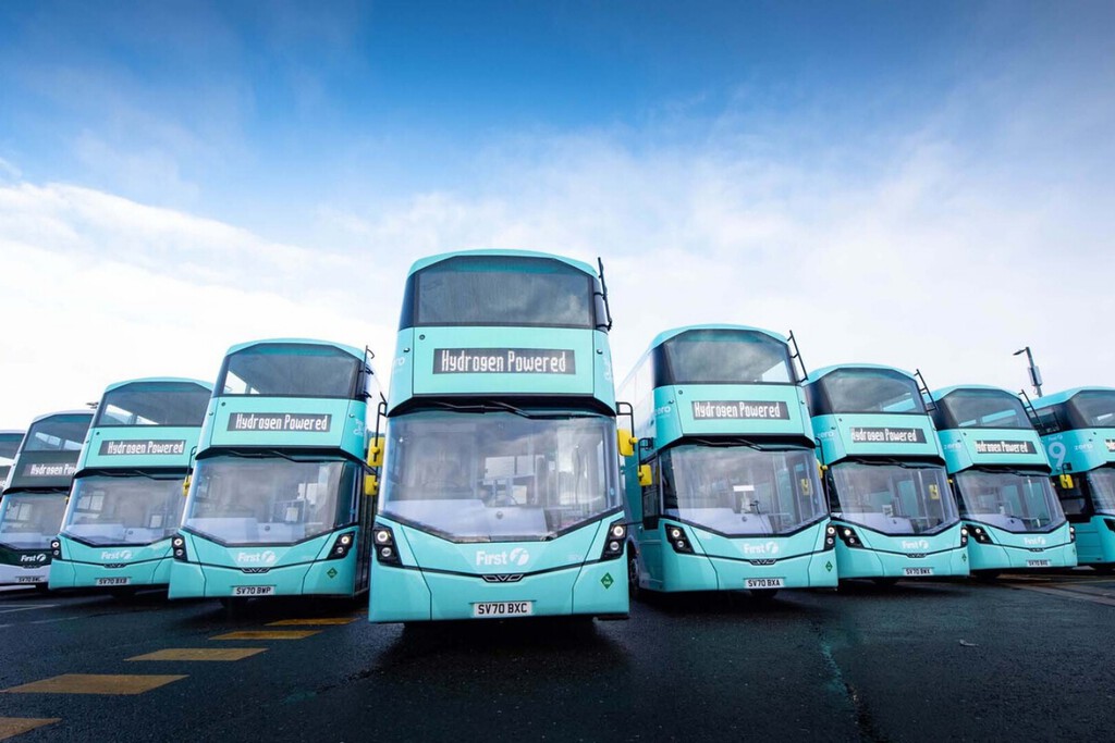 Esta cidade lançou 25 ônibus movidos a hidrogênio para se tornar mais sustentável; eles duraram apenas cinco anos porque reabastecê-los é um pesadelo