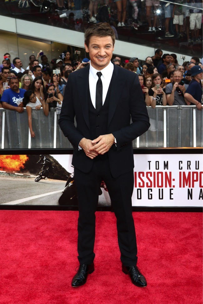 Jeremy Renner, estupendo no, lo siguiente