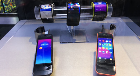 Lenovo también trabaja en teléfonos Android flexibles: ¿qué hemos visto y qué esperamos de esta tecnología?
