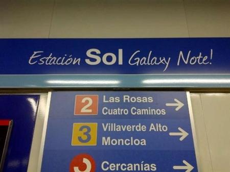 Imagen de la Semana: La estación de Metro de Sol se convierte en Sol Galaxy Note