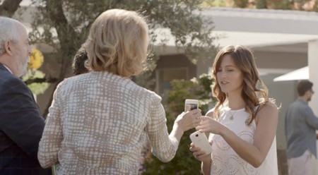 Samsung estrena comercial del Galaxy S4: "algunos smartphones son más 'smart' que otros" (Ampliamos)