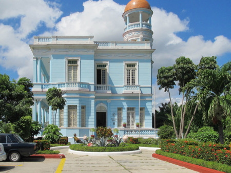 Cienfuegos Palacio Azul