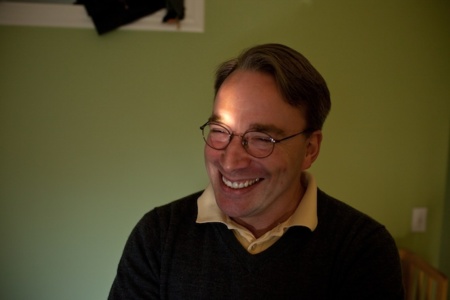 Linus Torvalds, creador del kernel Linux, sale en defensa de Android