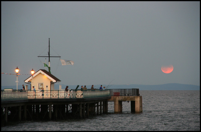 Eclipse superlunar