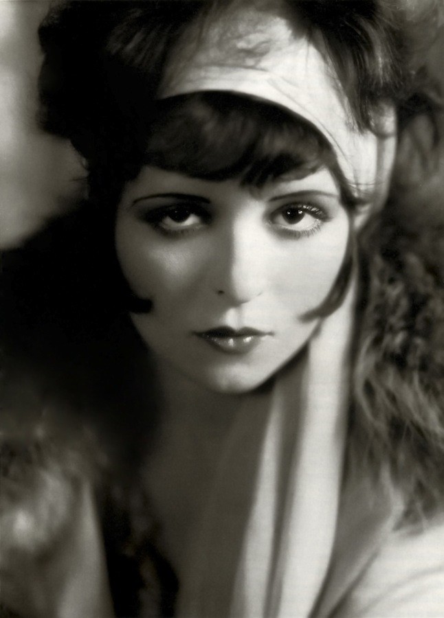 Clara Bow Primer Plano