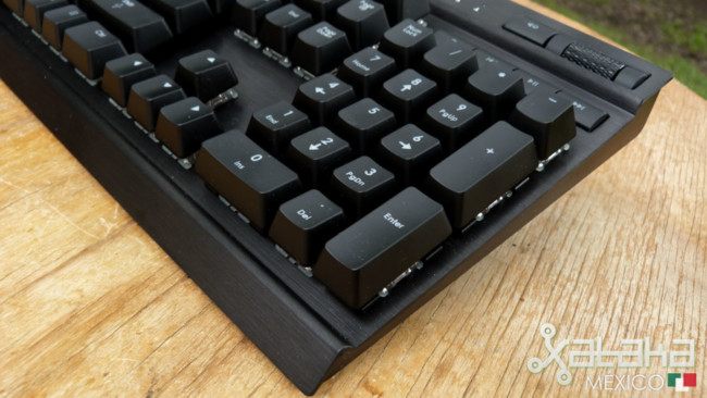 Corsairk70rgb 13