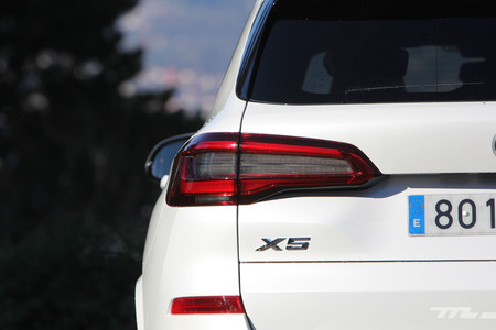 BMW X5 2019 faro trasero