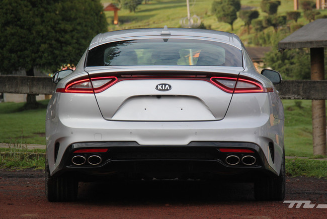 Kia Stinger 2018 8