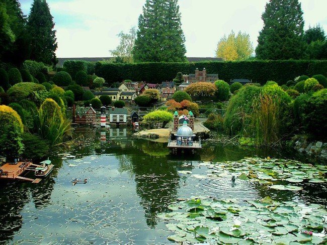 800px Bekonscot 01