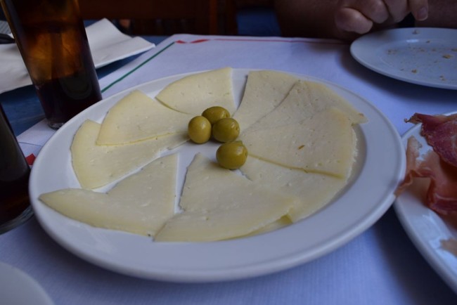 24 Manchego
