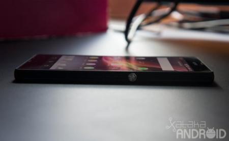 Sony Xperia Z aparece en un vídeo probando su resistencia a despistes