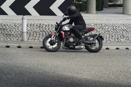 Triumph Trident 2020 058