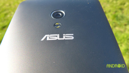 ASUS podría estar estudiando la compra de HTC