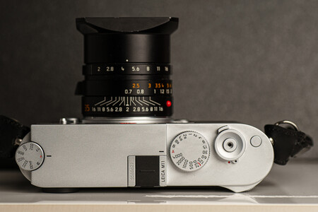 Leica M11