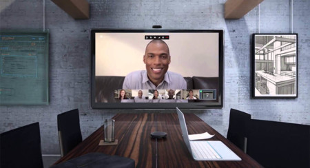 Hangouts permite hacer videollamadas grupales de hasta 25 personas, pero solo para trabajo