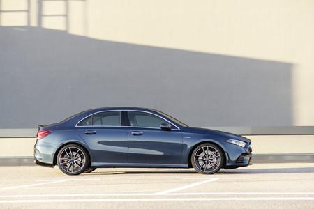 Mercedes-AMG A 35 Sedán